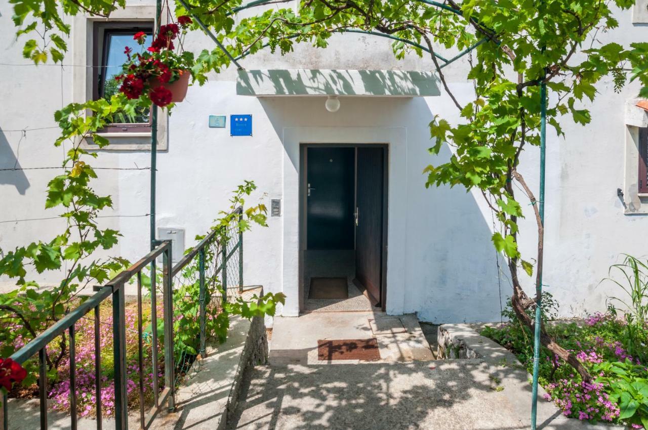 Apartman Sabljak マリ・ロシニュ エクステリア 写真